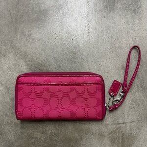 Coach wristlet wallet